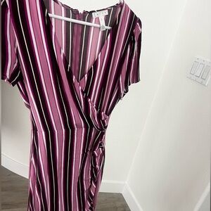 Cute pin stripe work dress. Never worn. Perfect for summer
